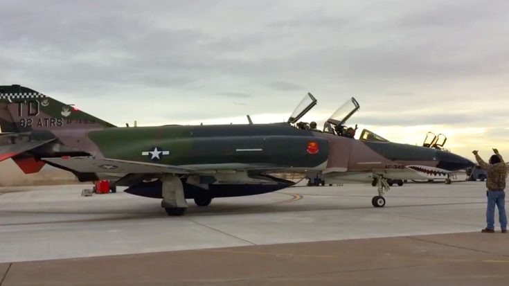 http://www.loungtastic.com/category/Aviation/heartbreaking-farewell-final-flight-f-4-phantom/1.jpg