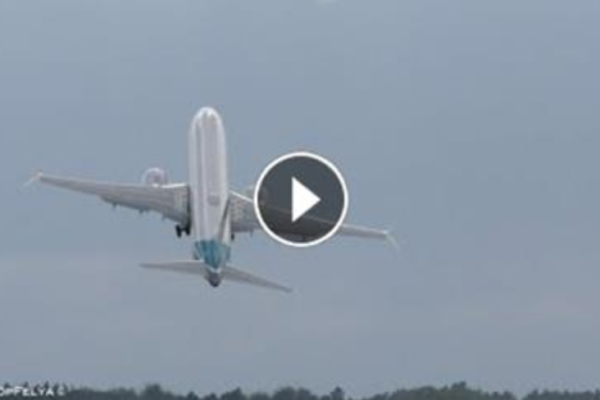 You Wont Believe what This Boeing 737 Max Pilot did at the Farnborough Air Show