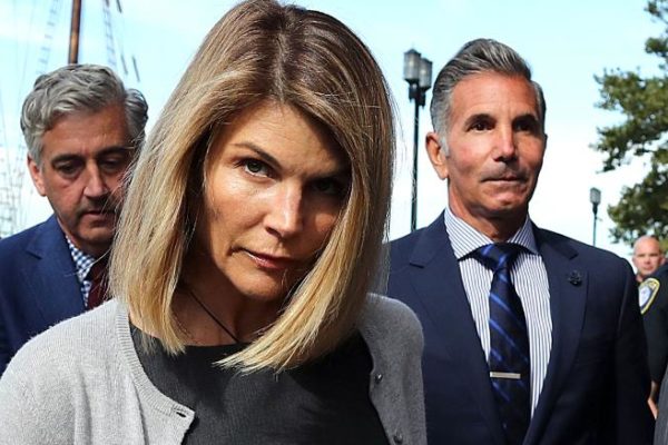 Lori Loughlin and Mossimo Giannulli agree to plead guilty in college admissions scam