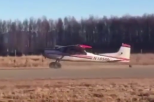 Cessna Super Short Landing (Reverse Thrust Prop)