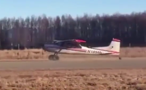 Cessna Super Short Landing (Reverse Thrust Prop)
