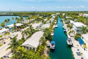 $1,249,000  :  30 Calle Uno Key West, FL 33040