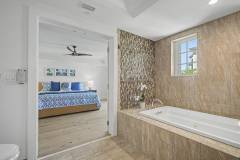 key-west-luxury-house-waterfront-new-backyard-13