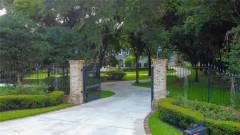 2901-Leprechaun-Ln_Palm-Harbor_FL_34683-mansion-traditional-47