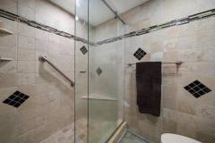 Clearwater-Beach_FL-2bed-2bath-big-pool-gulf-gym-lower-unit-29