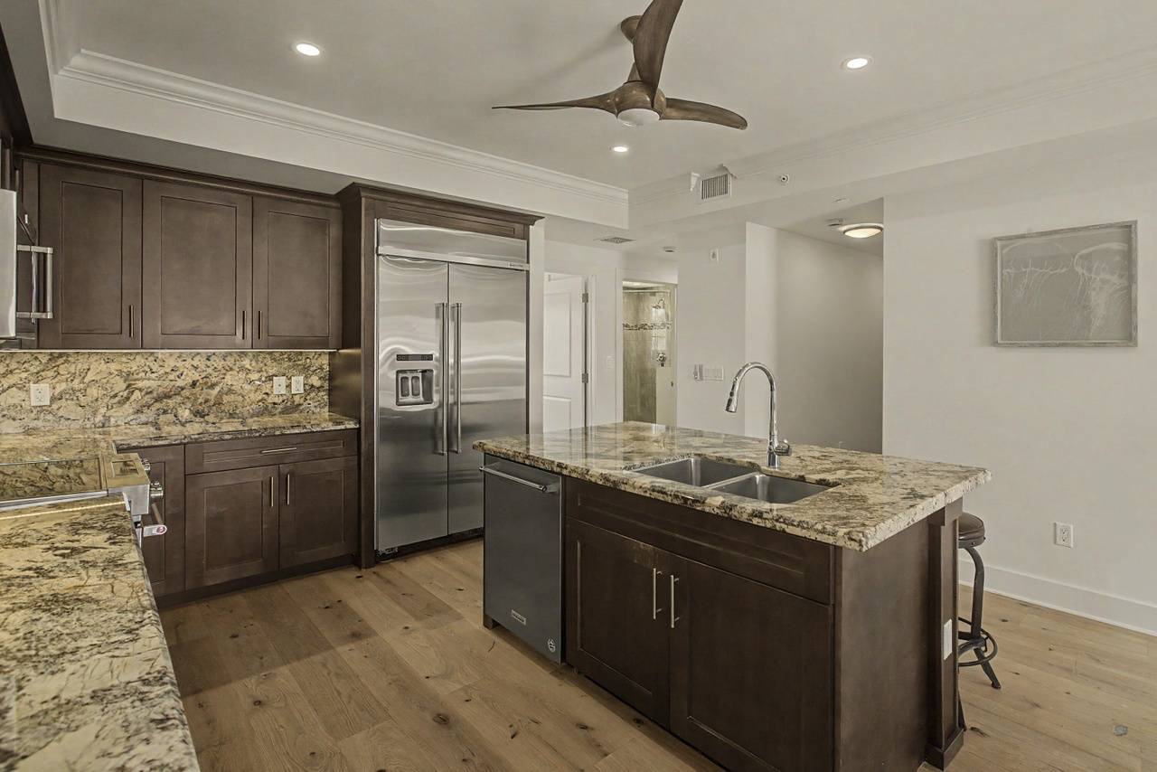 key-west-luxury-house-waterfront-new-backyard