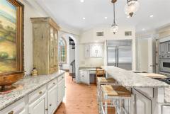2901-Leprechaun-Ln_Palm-Harbor_FL_34683-mansion-traditional-17